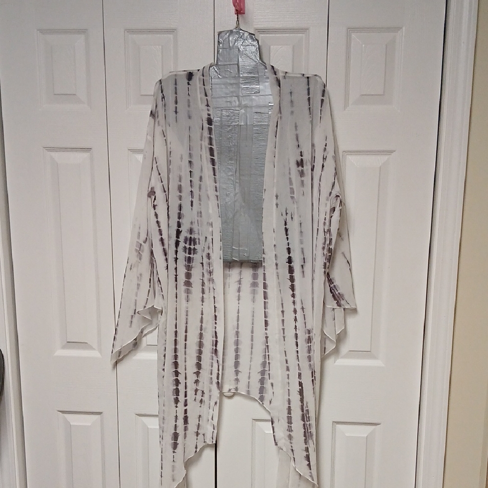 White and Black Bohemian Kimono with Flowing Sleeves